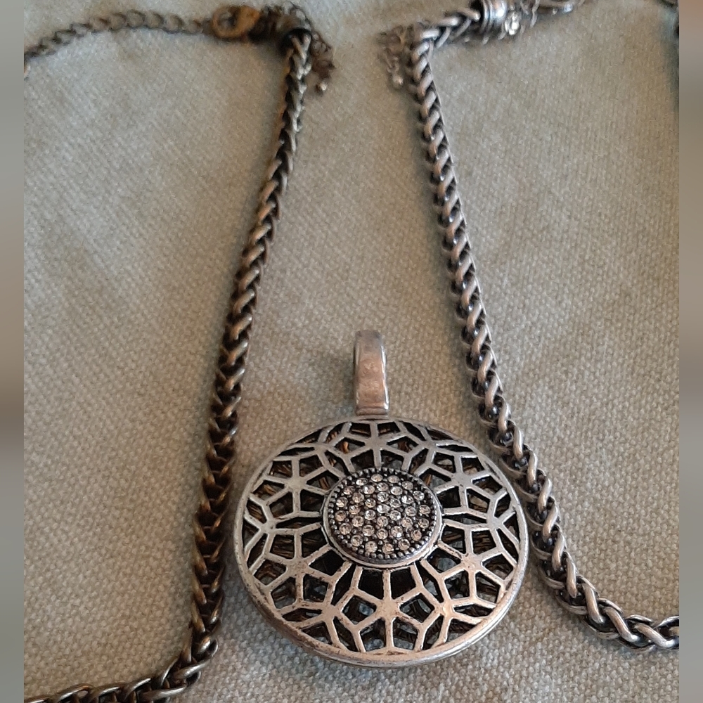 Interchangeable necklace and pendant silver and gold